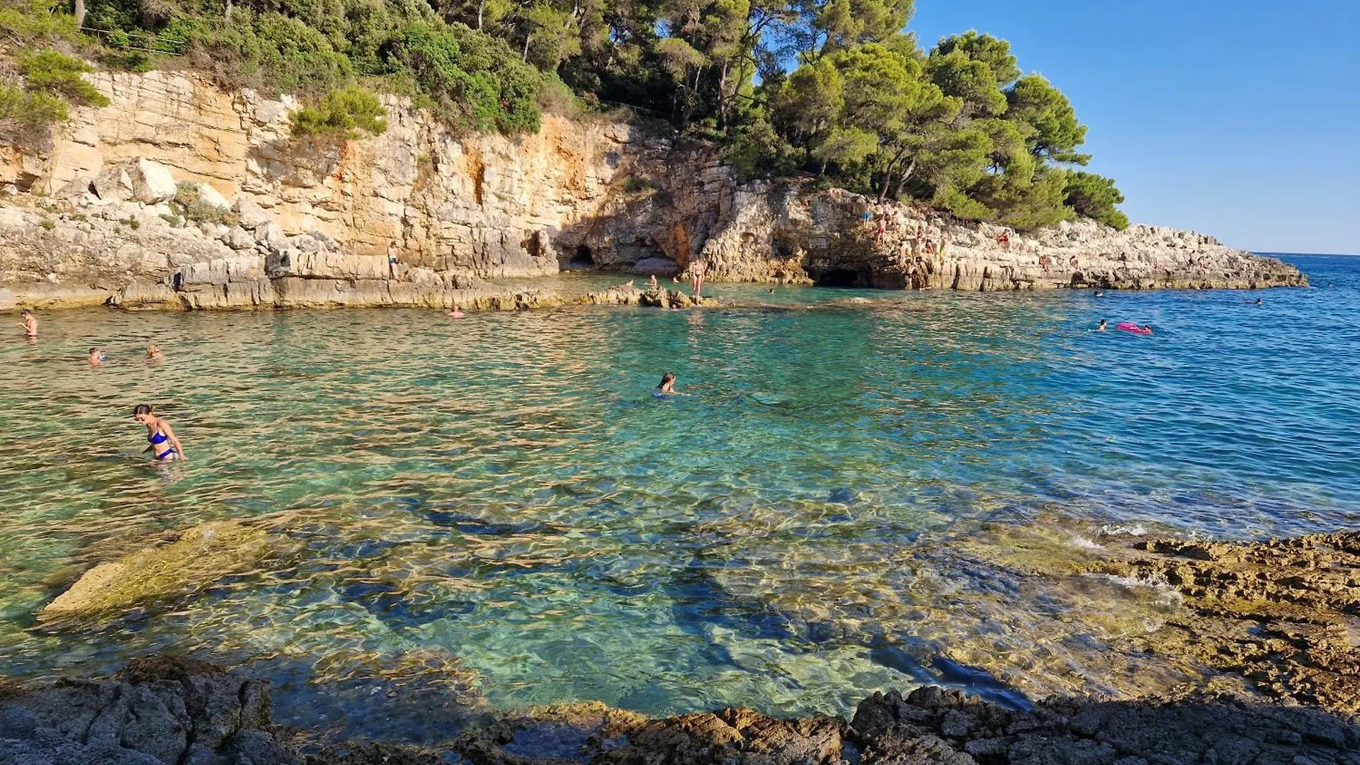 Batcave Διαμέρισμα Πούλα