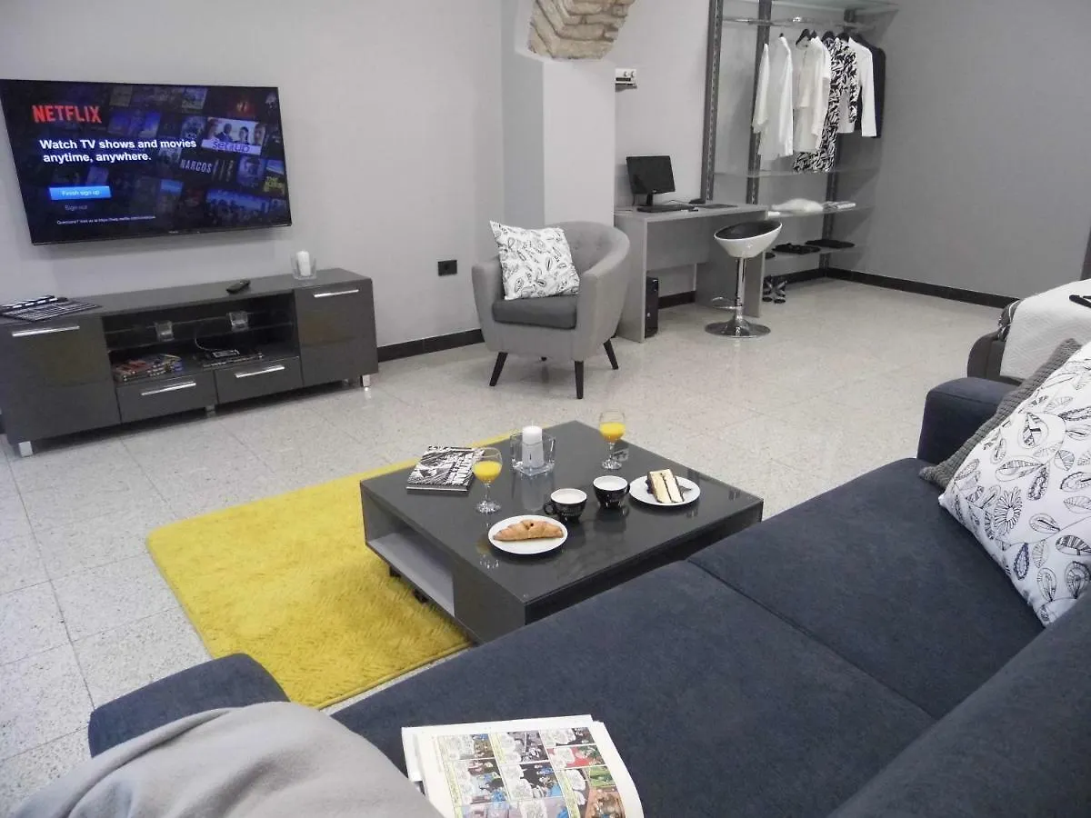 Batcave Apartment Pula